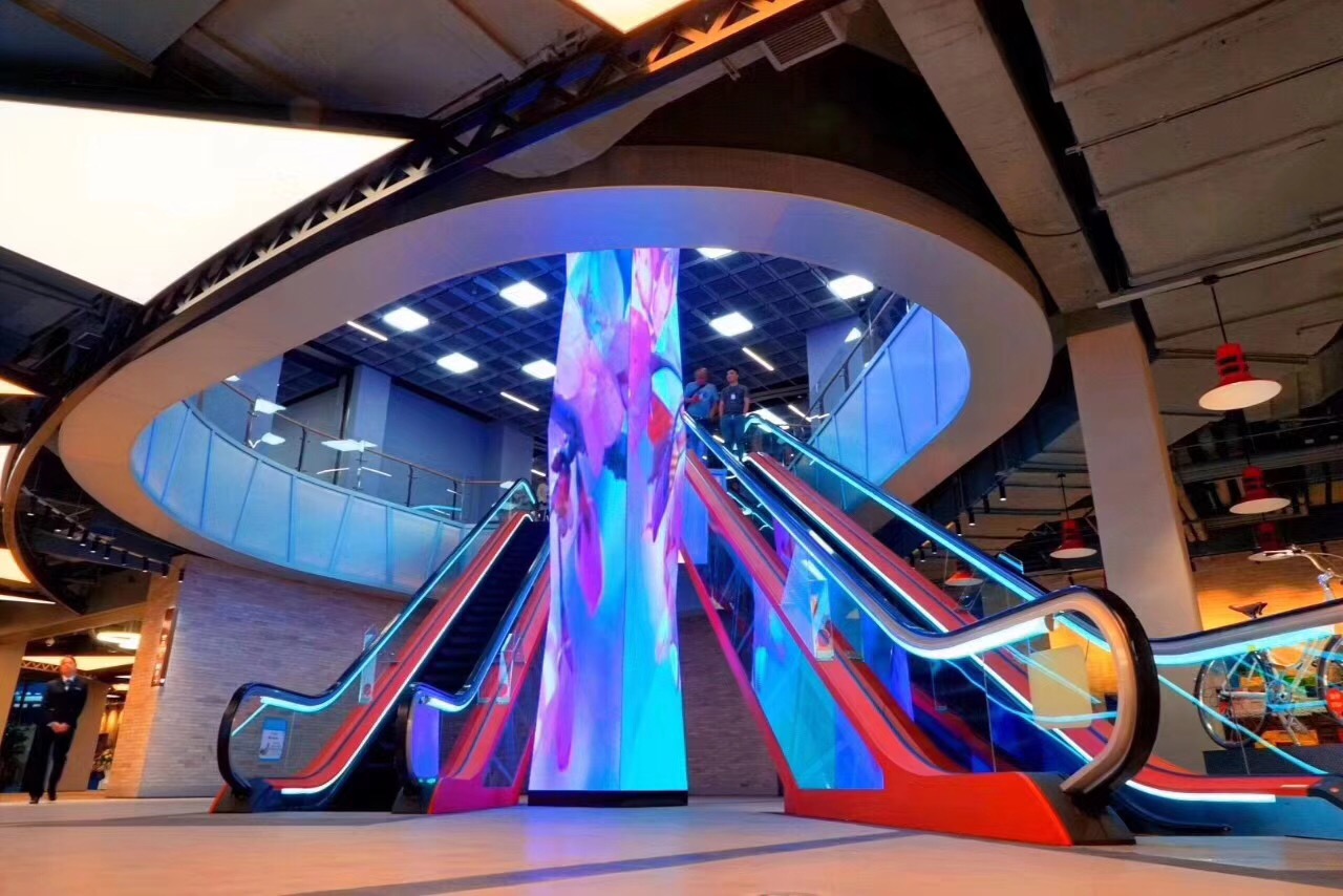 定制透明屏场景图.jpg